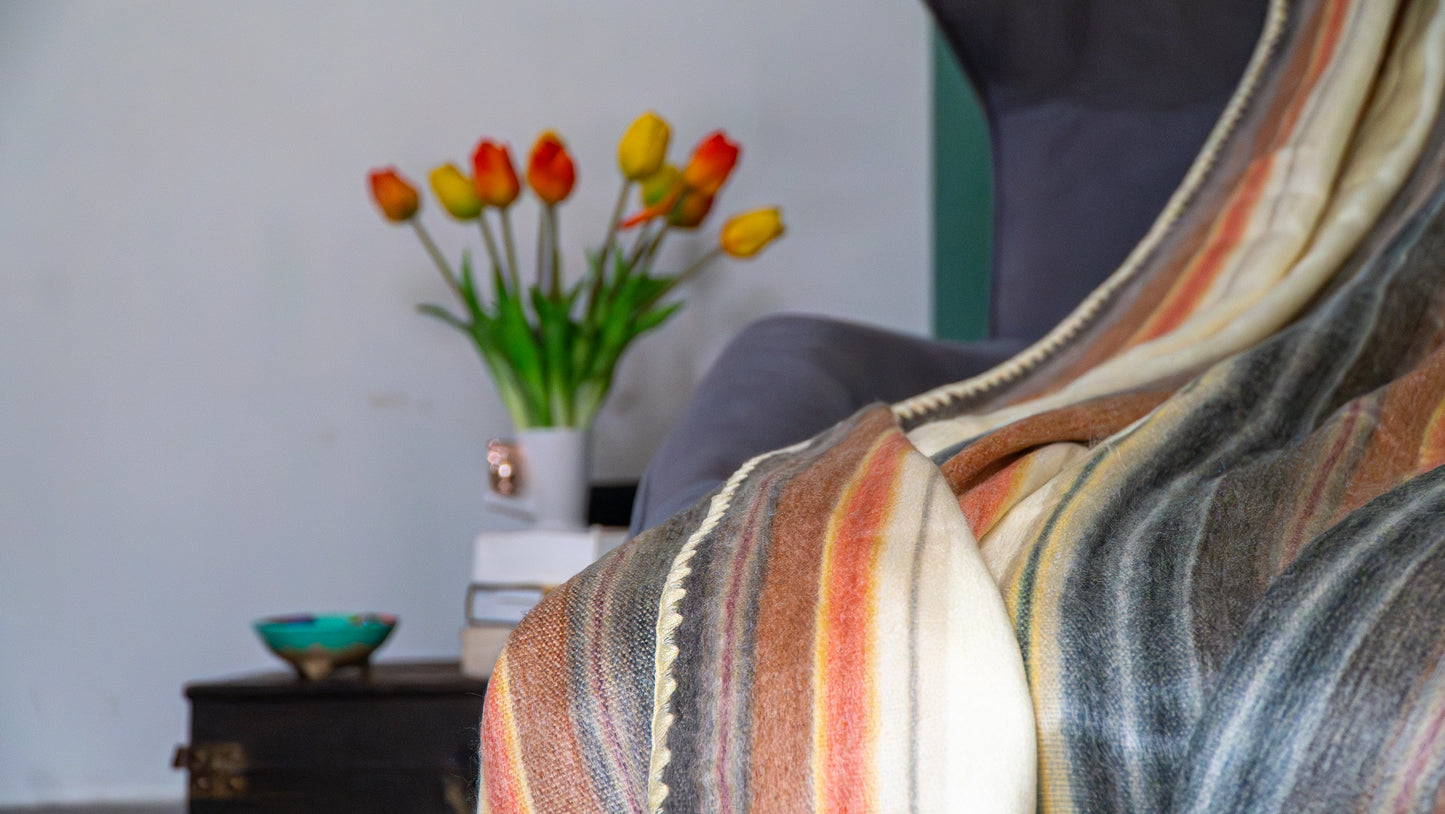 Zachte beige-bruine deken 'Suavecito' met alpaca wol